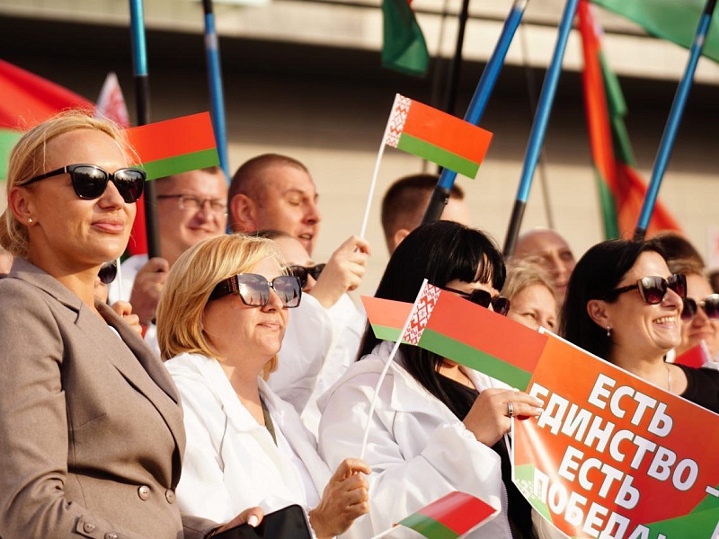 Лифтостроители на Площади Единства!