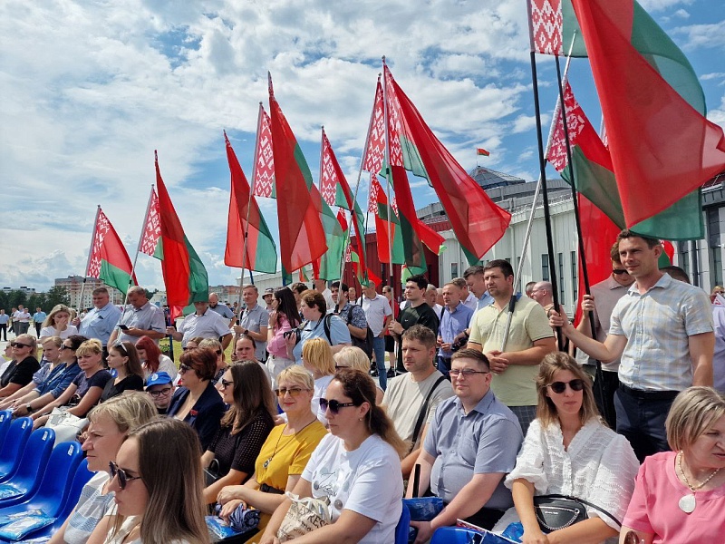Церемония открытия областной Доске почета