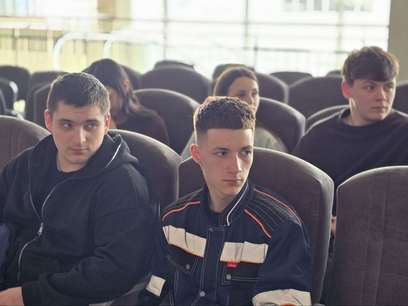 Знать свой Закон: на «Могилевлифтмаш» прошла встреча с молодежью в преддверии Дня Конституции