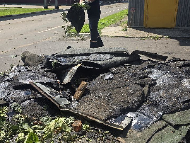 Лифтостроители борются с последствиями ночной стихии