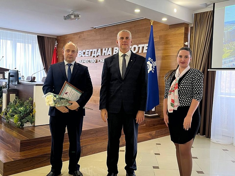 Торжественная церемония вручения Почетных грамот и Благодарностей активным членам Первичной организации РОО «Белая Русь» ОАО «Могилевлифтмаш»