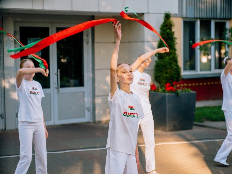 Священный долг и вечная память: лифтостроители провели акцию «Огонь доблести и памяти»