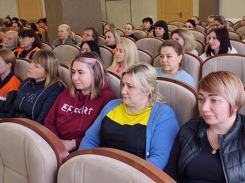 Забота о женском здоровье: на "Могилевлифтмаш" прошла встреча с инструктором-валеологом