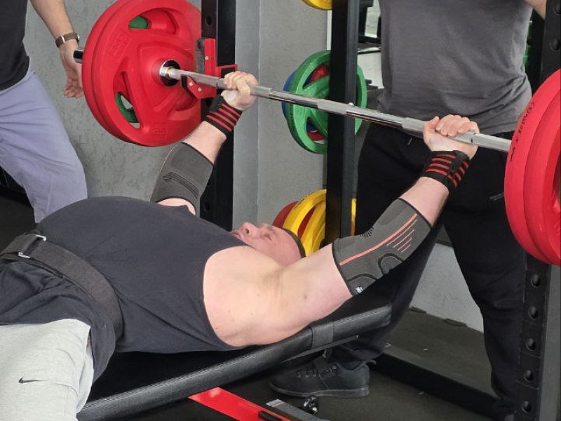 Железная сила воли: самый сильный лифтостроитель 