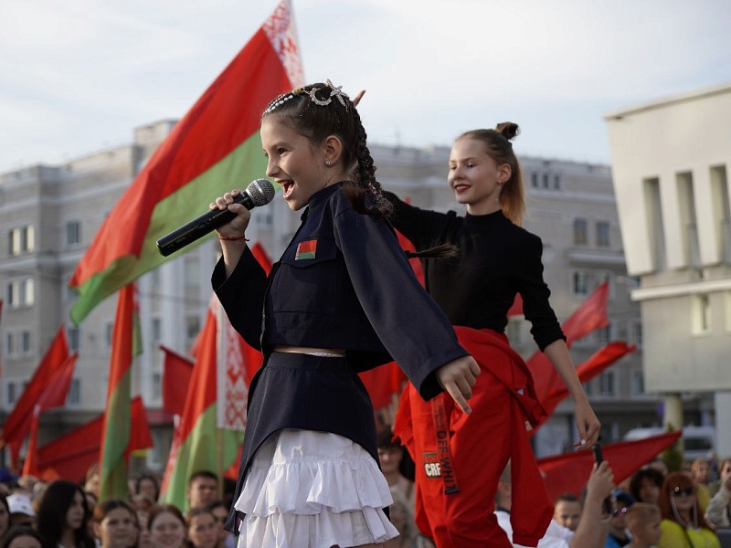 Лифтостроители на Площади Единства!
