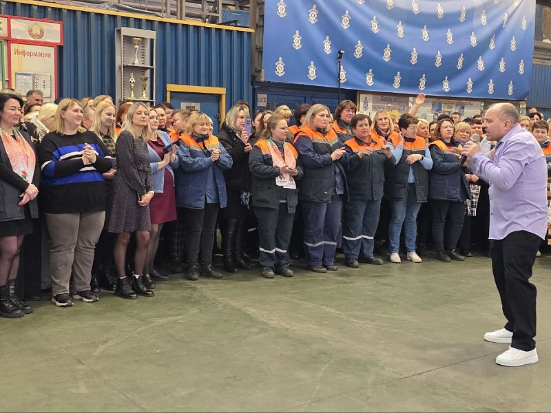 «Женщины — наше вдохновение!»: праздничный концерт в ОАО «Могилевлифтмаш»