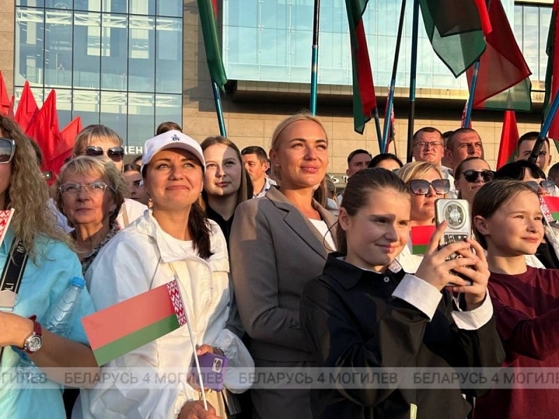 Лифтостроители на Площади Единства!
