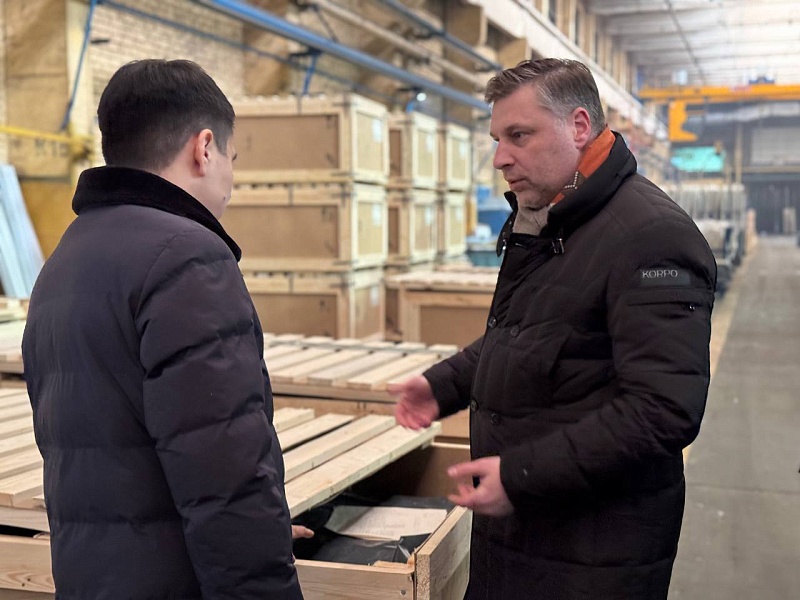 Чрезвычайный и Полномочный Посол Кыргызской Республики в Республике Беларусь посещает Могилевлифтмаш