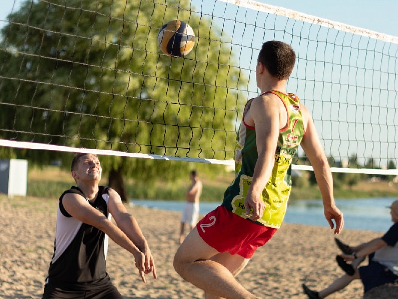 Ежегодный городской турнир по пляжному волейболу «Горячая пора: мяч над сеткой»