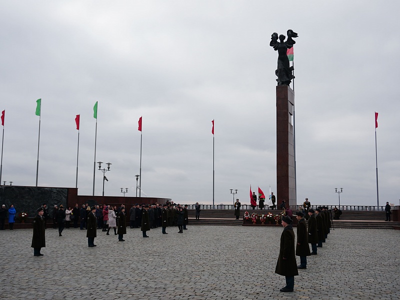 Торжественное возложение цветов, посвященное Дню защитников Отечества и Вооруженных сил Республики Беларусь