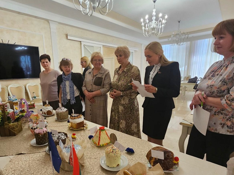 "Сохраняя традиции": Пасхальный смотр-конкурс куличей на "Могилевлифтмаш" объединил сердца