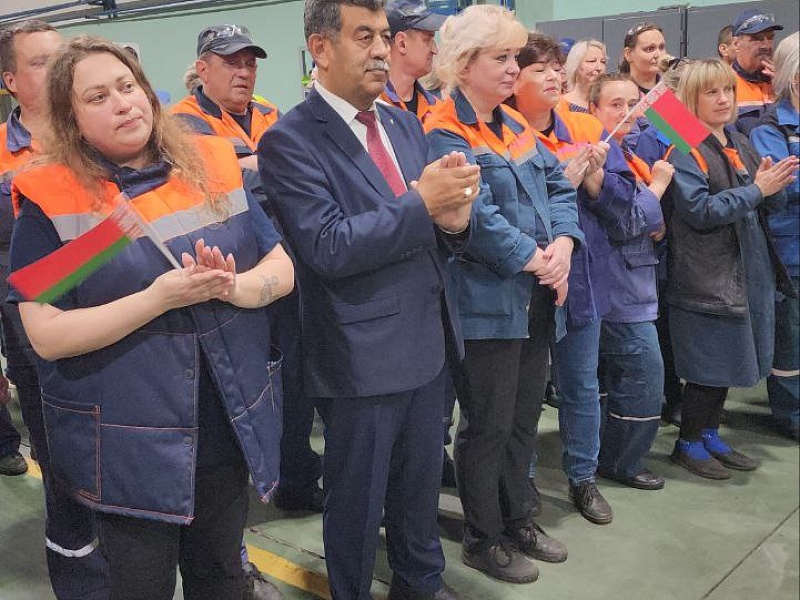 Творческий коллектив Городского дома культуры поздравил Могилевлифтмаш с Днём города