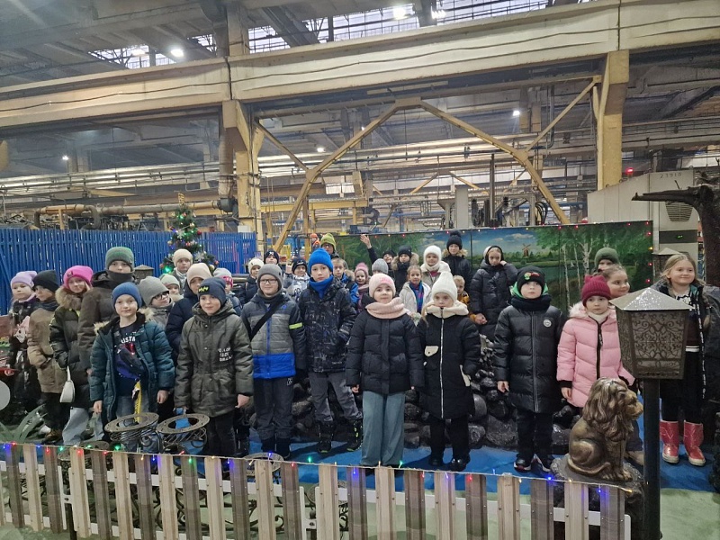 НОВОГОДНИЙ ПРАЗДНИК ДЛЯ МАЛЕНЬКИХ ЛИФТОСТРОИТЕЛЕЙ