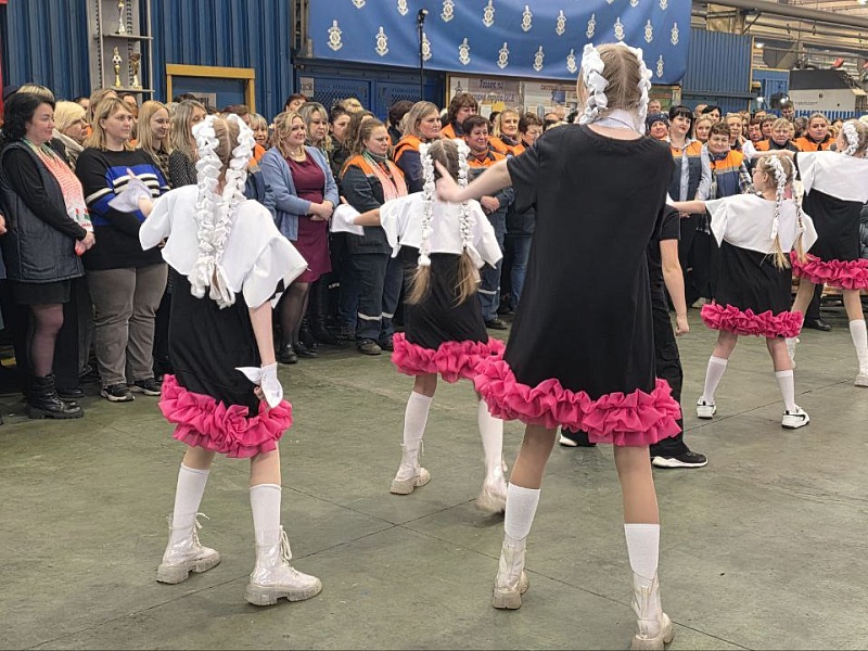 «Женщины — наше вдохновение!»: праздничный концерт в ОАО «Могилевлифтмаш»