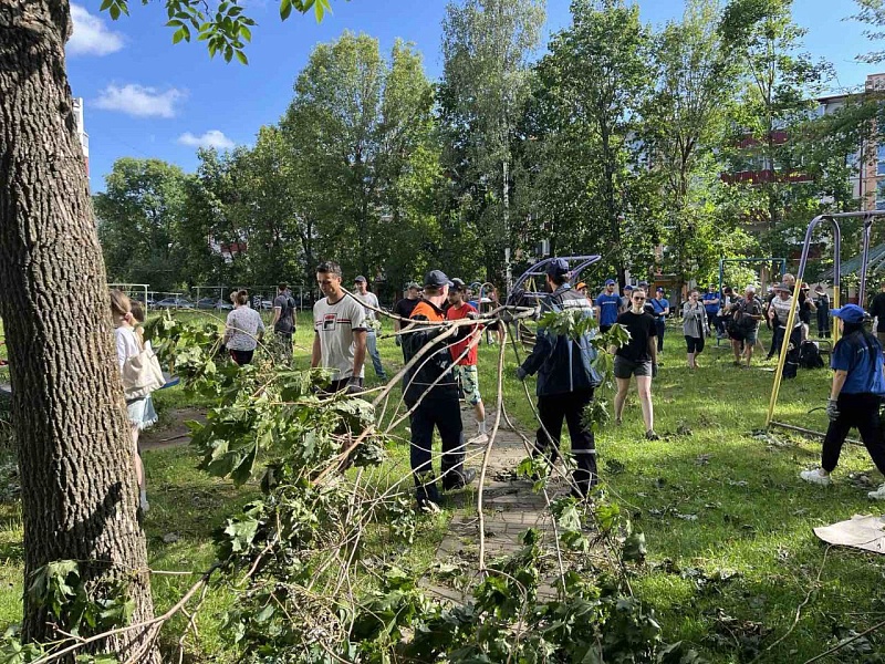 Лифтостроители борются с последствиями ночной стихии