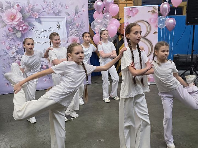 «Женщины — наше вдохновение!»: праздничный концерт в ОАО «Могилевлифтмаш»