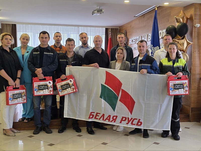 "В школу - с Белой Русью": Поздравления первоклассникам от "Могилевлифтмаш"!