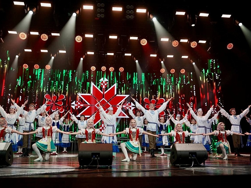 ЛИФТОСТРОИТЕЛИ УЧАСТНИКИ ПРАЗДНИЧНОГО КОНЦЕРТА 