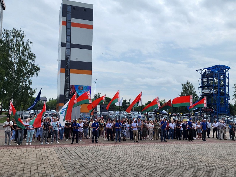 Открытие мемориальной доски в честь первого директора предприятия