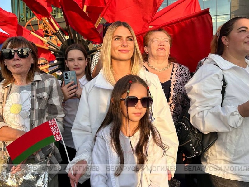 Лифтостроители на Площади Единства!