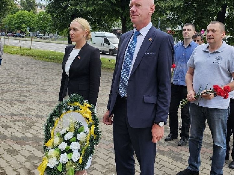 ПАМЯТЬ О КАЖДОМ ГЕРОЕ — В НАШИХ СЕРДЦАХ!