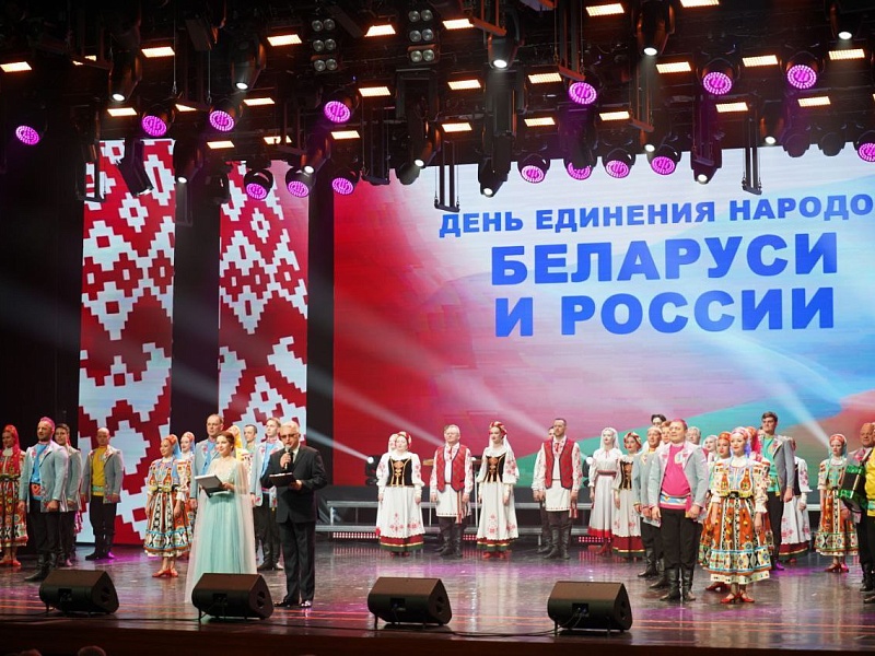 ЛИФТОСТРОИТЕЛИ НА ПРАЗДНИЧНОМ КОНЦЕРТЕ