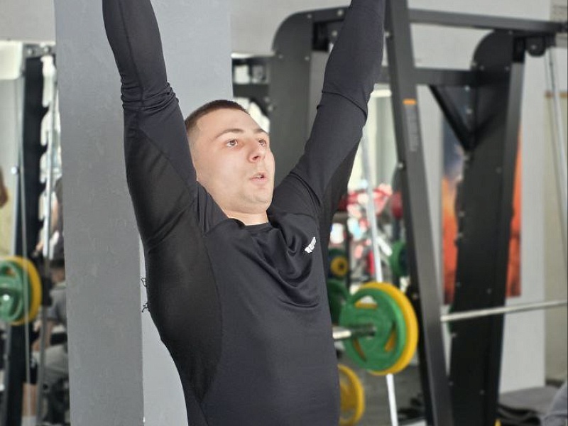 Железная сила воли: самый сильный лифтостроитель 