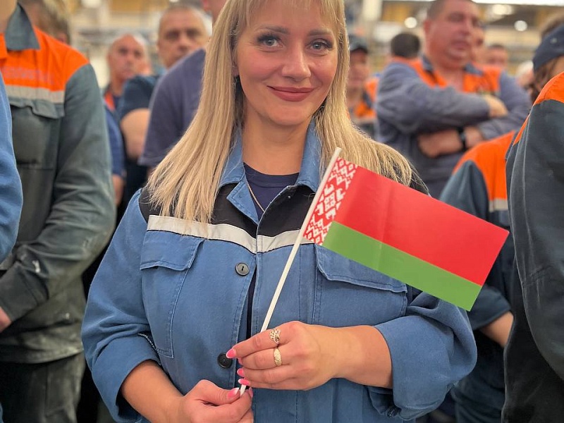 Сплочённость, гордость, единство: День нарлдного единства на Могилевлифтмаш