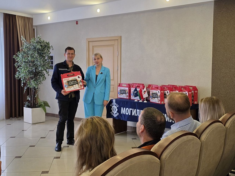 "В школу - с Белой Русью": Поздравления первоклассникам от "Могилевлифтмаш"!