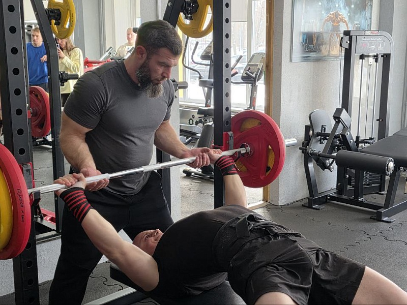 Железная сила воли: самый сильный лифтостроитель 