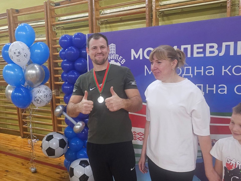 спортивный праздник «Мама, папа, я — спортивная семья»