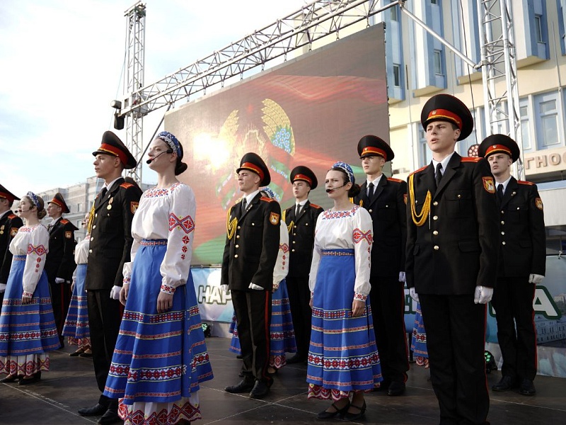 Лифтостроители на Площади Единства!