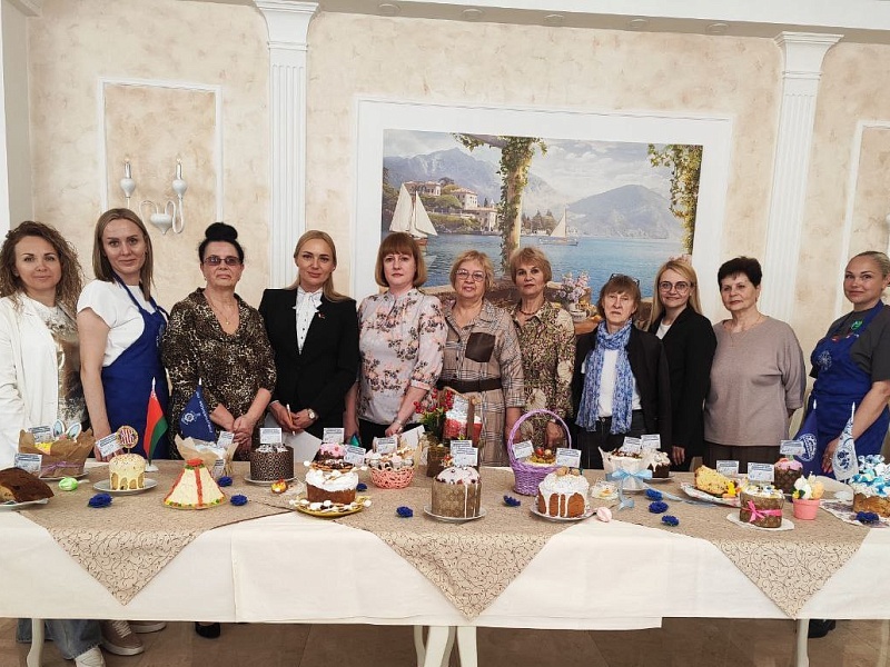 "Сохраняя традиции": Пасхальный смотр-конкурс куличей на "Могилевлифтмаш" объединил сердца