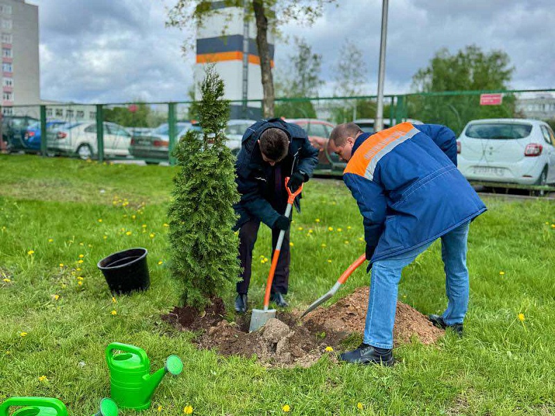 Аллея Памяти на "Могилевлифтмаш": дань уважения Великой Победе