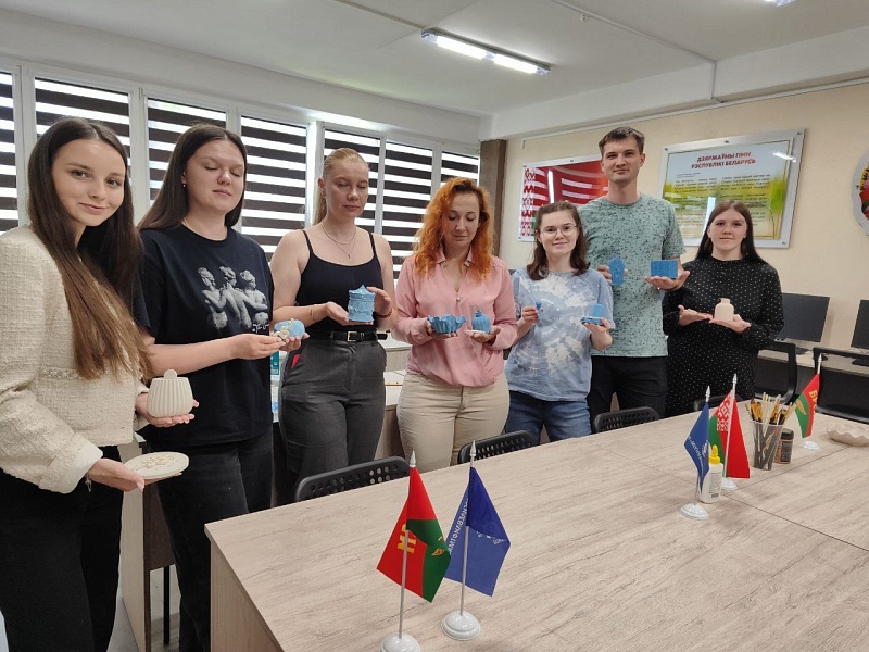 В преддверии Дня молодежи в ОАО "Могилевлифтмаш" расцвела настоящая творческая атмосфера! 