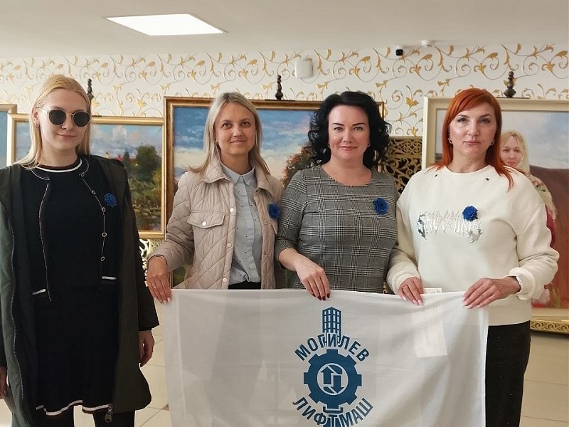 ЛИФТОСТРОИТЕЛИ УЧАСТНИКИ ПРАЗДНИЧНОГО КОНЦЕРТА 