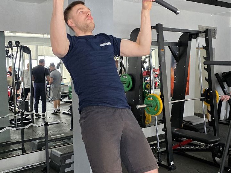 Железная сила воли: самый сильный лифтостроитель 