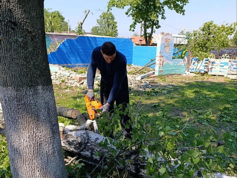 Лифтостроители борются с последствиями ночной стихии