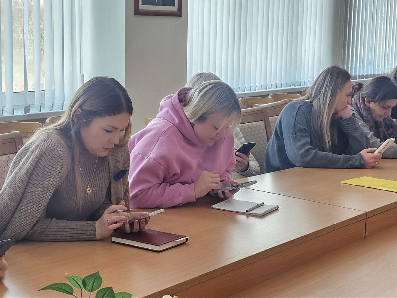 Интеллект, красота и гордость: активистки БСЖ Могилевлифтмаш встречают весну красиво!