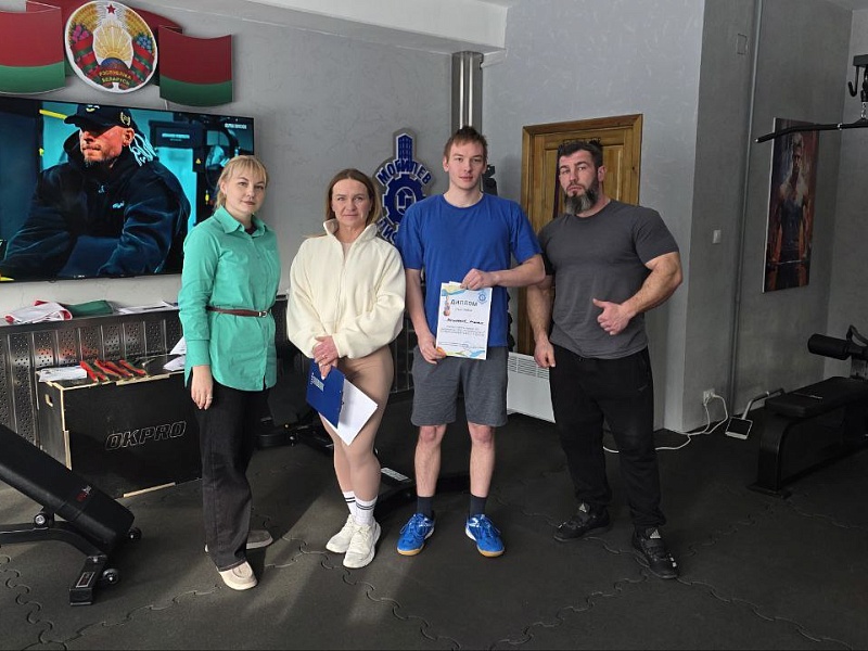 Железная сила воли: самый сильный лифтостроитель 