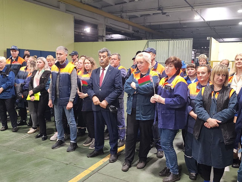 Творческий коллектив Городского дома культуры поздравил Могилевлифтмаш с Днём города