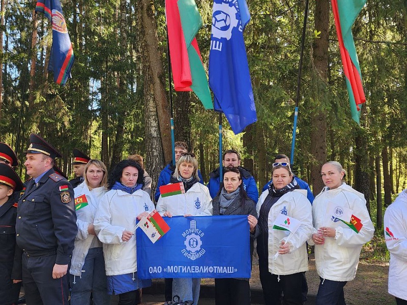 Митинг-реквием, посвященный 39-й годовщине трагедии на Чернобыльской АЭС, прошел у мемориального знака «Жертвам Чернобыля»