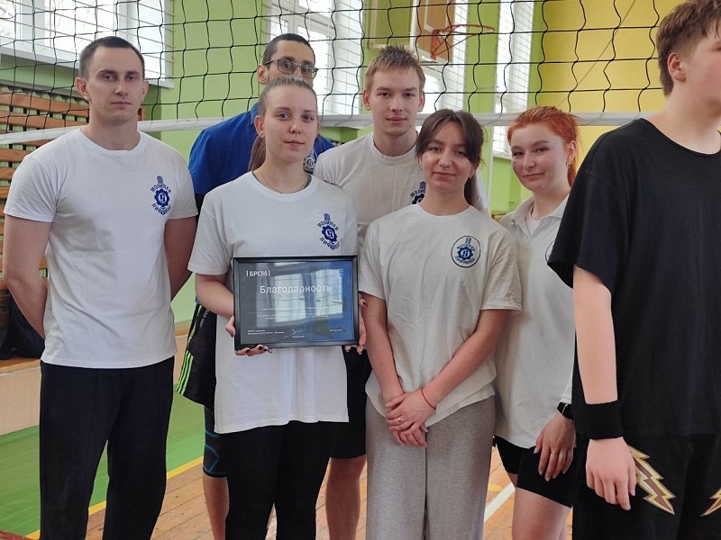 ЛИФТОСТРОИТЕЛИ НА ВОЛЕЙБОЛЬНОЙ ПЛОЩАДКЕ!