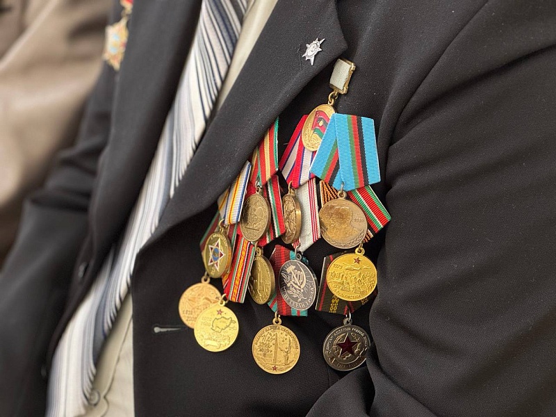 С БЛАГОДАРНОСТЬЮ ЗА ОТВАГУ